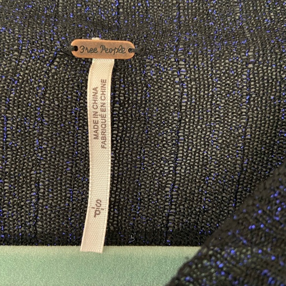 Free People Blue Shimmer Mini w. Floral Sleeves - Picture 4 of 9